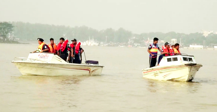 ইলিশ ধরায় নিষেধাজ্ঞা: বরিশালে অভিযান শুরু