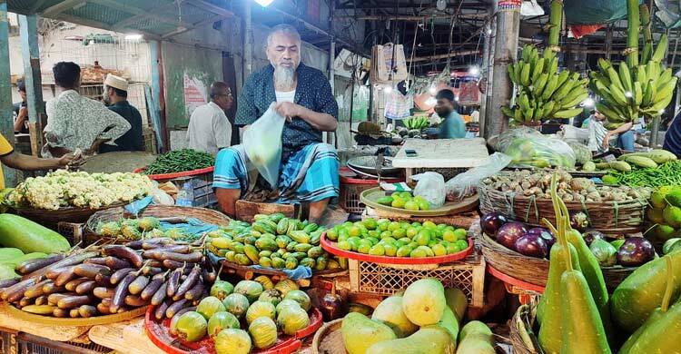 সপ্তাহের ব্যবধানে ১৫ টাকা পর্যন্ত বেড়েছে সবজির দাম