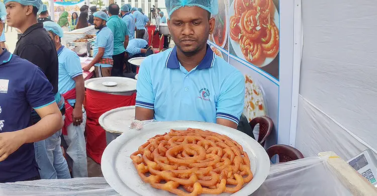 ফুটপাত থেকে পাঁচ তারকা হোটেল, রোজায় বিক্রি হাজার কোটি টাকার জিলাপি