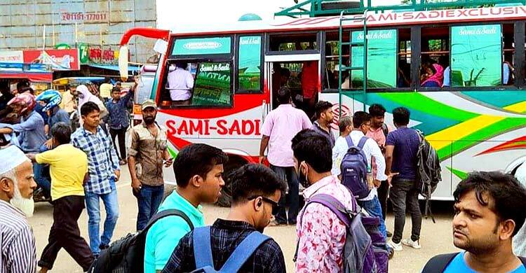 ‘টিভিতে দেখি ভাড়া বাড়বে না, কিন্তু বাস কাউন্টারে গেলেই চিত্র উল্টো’