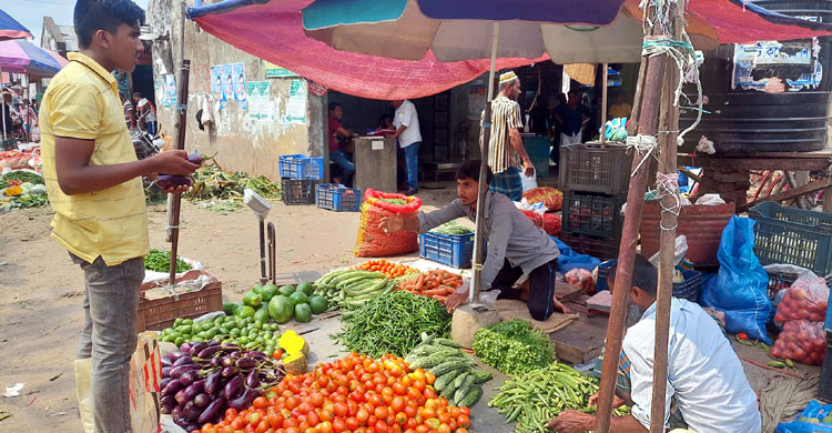 সপ্তাহের ব্যবধানে ৪ টাকার লেবু বিক্রি হচ্ছে ২০ টাকায়
