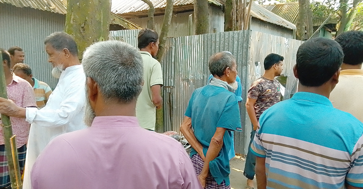 জমি নিয়ে বিরোধ, শ্বশুরবাড়িতে জামাইকে কুপিয়ে হত্যা