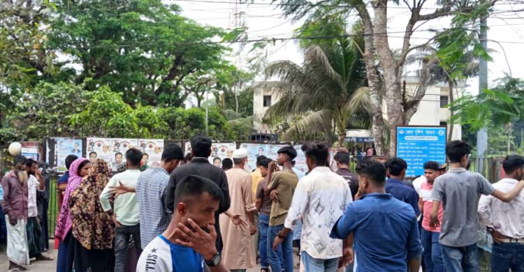 লঞ্চে ভাঙচুর-লুটপাটের ঘটনায় ১৩ যাত্রী কারাগারে