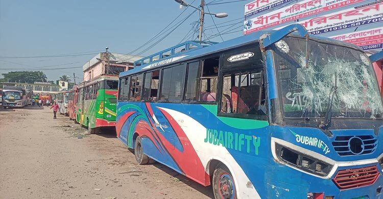 শিক্ষার্থী-শ্রমিক সংঘর্ষ: বরিশালে বাস চলাচল বন্ধ