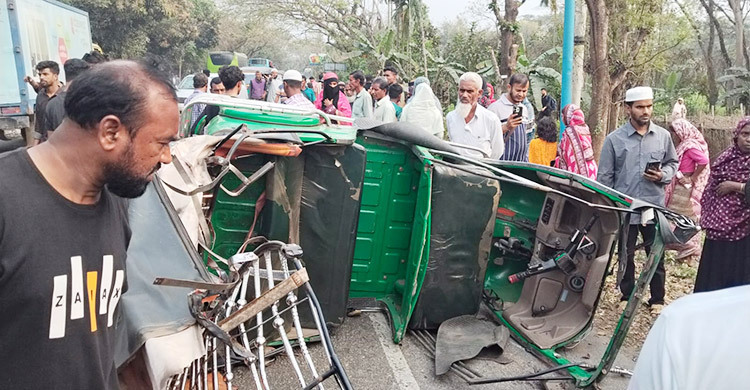 বরিশালে পিকআপ-সিএনজি মুখোমুখি সংঘর্ষে নিহত ২