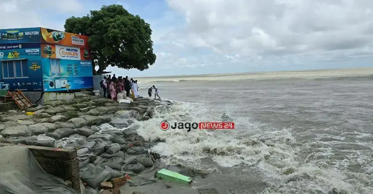 দুর্যোগ এলেই বাড়ে দুর্ভোগ, আশ্রয়কেন্দ্র-স্বেচ্ছাসেবকের সংকট উপকূলে