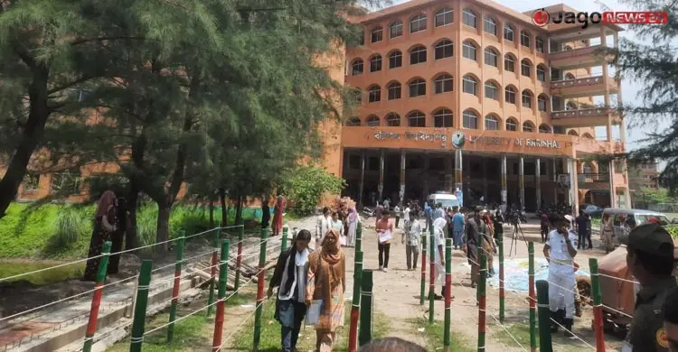 উচ্চশিক্ষার খরচ সামলাতে হিমশিম, ভরসা টিউশনি-খণ্ডকালীন কাজ