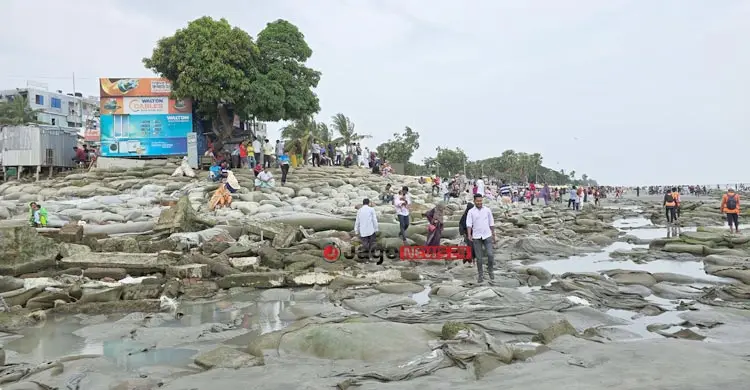 দুর্যোগ এলেই বাড়ে দুর্ভোগ, আশ্রয়কেন্দ্র-স্বেচ্ছাসেবকের সংকট উপকূলে