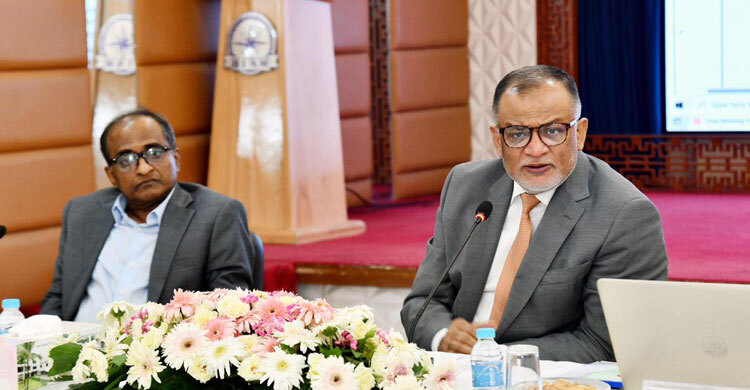 বাণিজ্য নিয়ন্ত্রণকারী নিয়মকানুন সহজ করার তাগিদ উপদেষ্টার