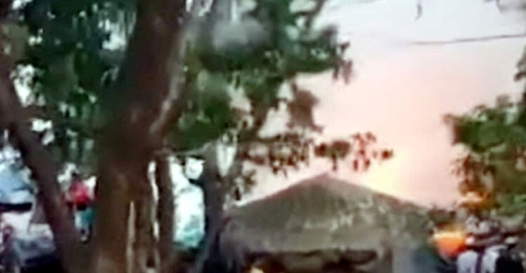 বাঁশখালীতে আগুনে পুড়লো পাঁচ বসতঘর