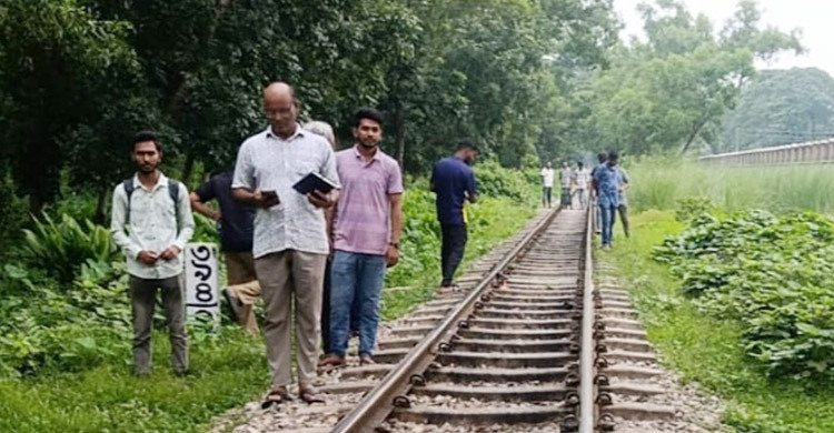 বাকৃবিতে ট্রেনে কাটা পড়ে অজ্ঞাত নারীর মৃত্যু