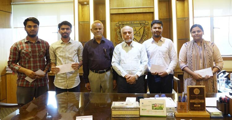 ইউজিসির মেধাবৃত্তি পেলো বাকৃবির ৬ শিক্ষার্থী