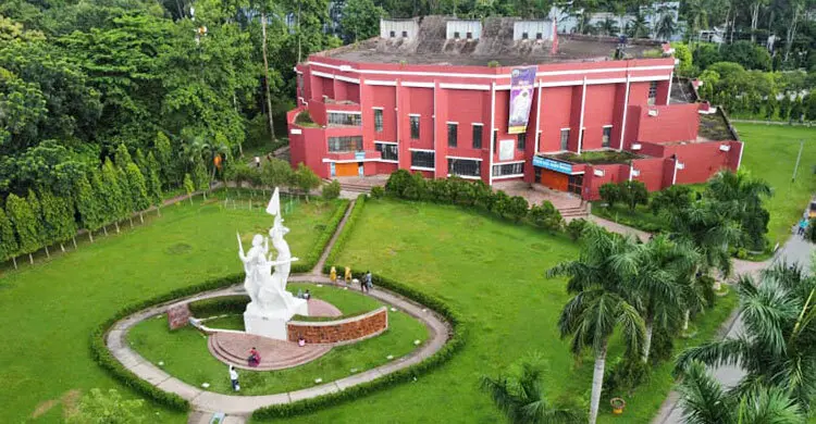 বাকৃবিতে এক রাতেই চার হলের শিক্ষার্থীদের মধ্যে সংঘর্ষ
