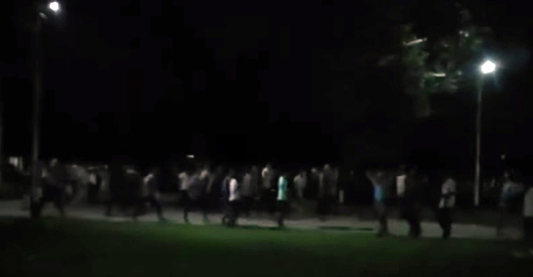 বাকৃবিতে আন্দোলনকারী শিক্ষার্থীদের ওপর বহিরাগতদের হামলা