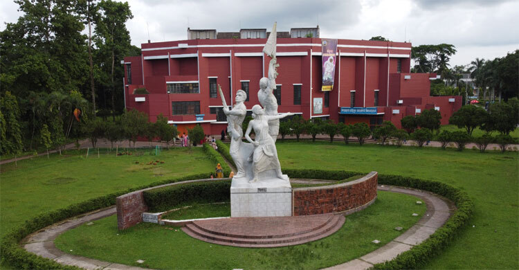 বাকৃবি বন্ধ ঘোষণা, শিক্ষার্থীদের হলত্যাগের নির্দেশ