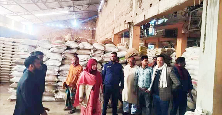বগুড়ায় চালের মূল্য সহনীয় রাখতে অভিযান
