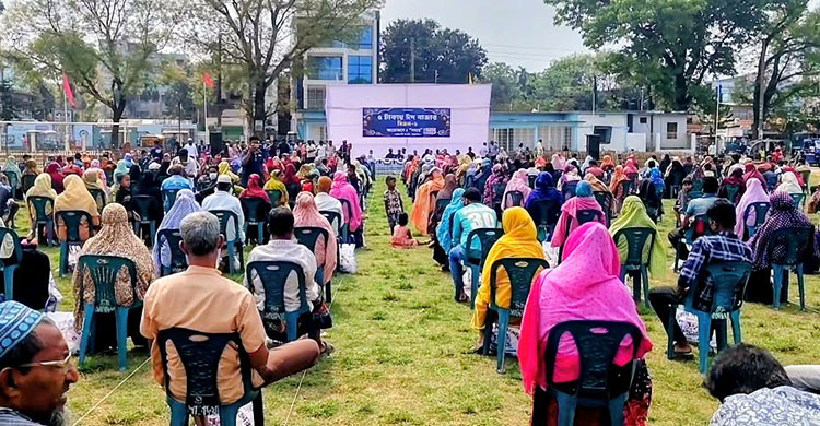 ঠাকুরগাঁওয়ে ৫ টাকায় ঈদের বাজার