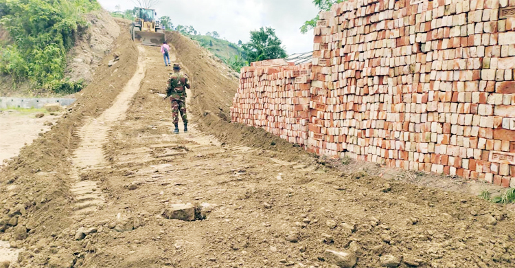 বান্দরবান-থানচি সড়কে গাড়ি চলাচল শুরু