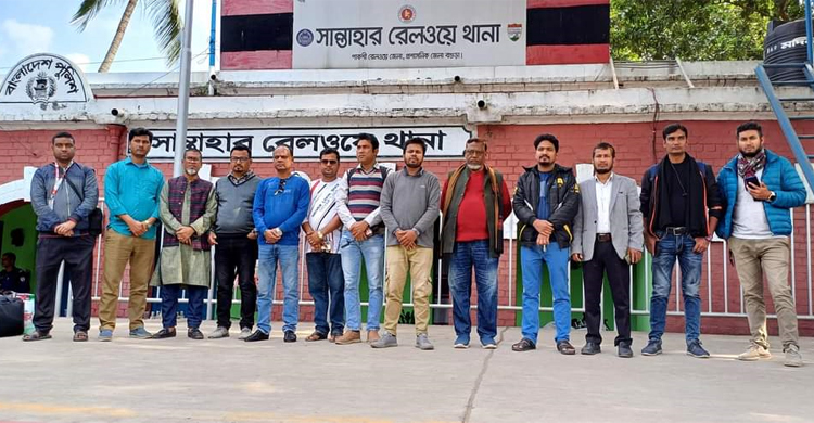 সাংবাদিককে লাঞ্ছিত করায় সান্তাহারে পুলিশ সদস্য ক্লোজড