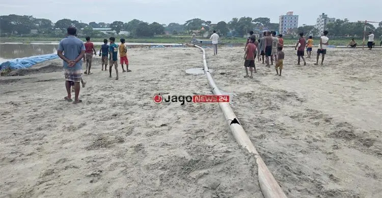 নদীর তীর ভরাটের চেষ্টা এনসিপি নেতার, জরিমানা