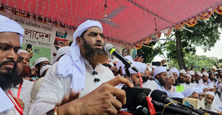 ‘হাসিনা খুনের নেশায় মাতাল, মোদীর সঙ্গে আখড়া গেড়েছেন’