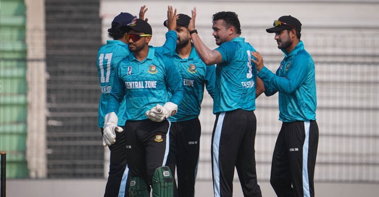 আম্পায়ারিং বিতর্ক, রনির ফিফটি, সেন্ট্রাল জোনের জয়