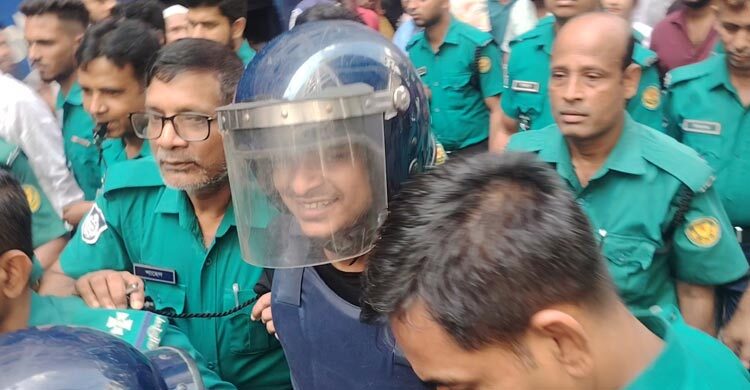 নিষিদ্ধ ছাত্রলীগের সৈকতের চুল পাকা, যা বললেন আইনজীবী