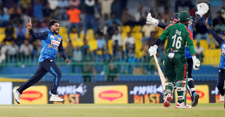 ৫ রানে ৭ উইকেট, অবিশ্বাস্য ধস বাংলাদেশের