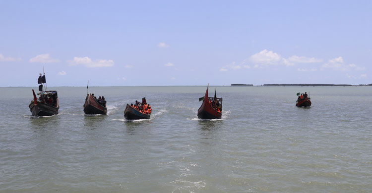 মিয়ানমারের আরাকান আর্মির হাতে আটক বাংলাদেশি ৫৫ জেলে দেশে ফিরেছেন। বুধবার (১৬ এপ্রিল) দুপুরের দিকে তারা দেশে ফিরে আসেন