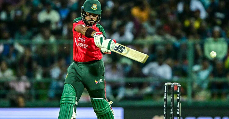 শুরুর ধাক্কা কাটিয়ে জয়ের দিকে ছুটছে বাংলাদেশ