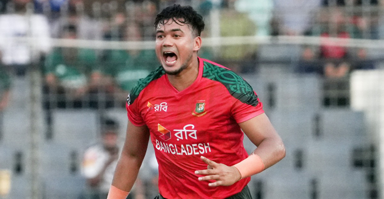 শেষ টি-টোয়েন্টিতে বাংলাদেশকে চ্যালেঞ্জিং লক্ষ্য দিলো পাকিস্তান