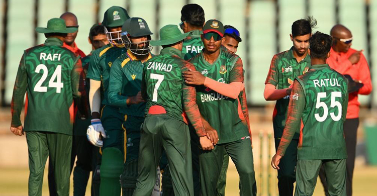 বাংলাদেশি বোলারদের তোপে ব্যাটিং বিপর্যয়ে দক্ষিণ আফ্রিকা