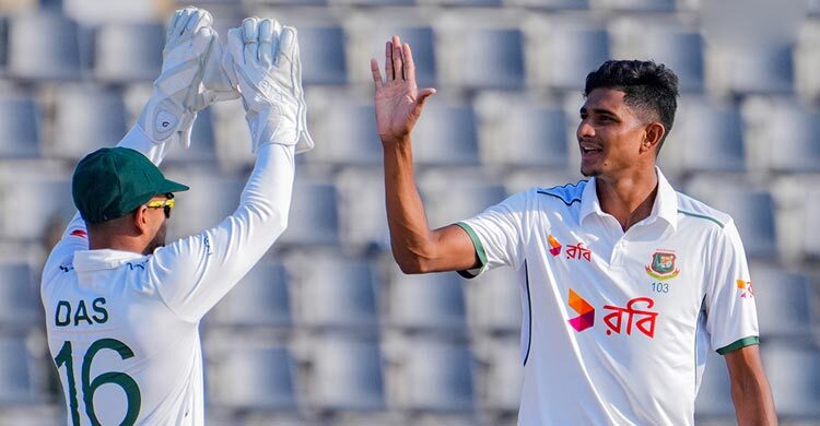 ইনিংস জয়ের পথ গড়ে তৃতীয় দিন শেষ বাংলাদেশের