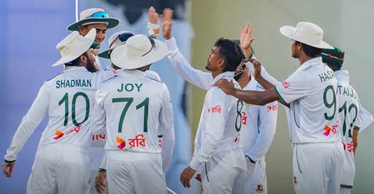 লাঞ্চ বিরতি, জিততে ৩ উইকেট দরকার বাংলাদেশের