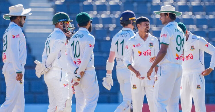 এক ওভারে তাইজুলের জোড়া শিকার