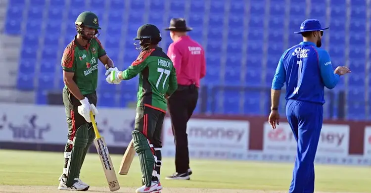 Yalangoch fohishalarning mushuklari suratlari Porno Ali Baba ertak