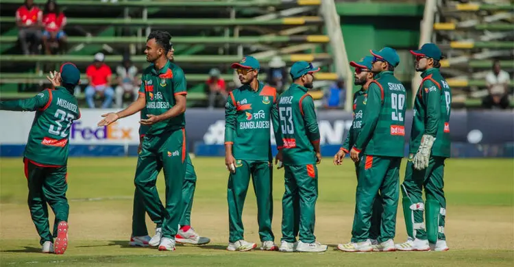 বাংলাদেশকে ২০০ রানের লক্ষ্য দিয়ে অলআউট হলো জিম্বাবুয়ে