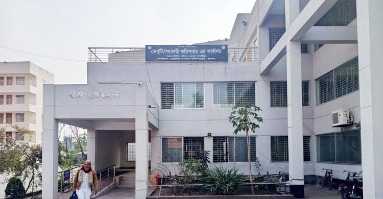 পণ্য আটকা পড়লে ডেমারেজ গুনতেই চলে যায় কয়েক চালানের লাভ