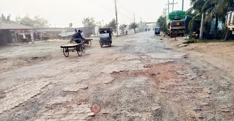 পণ্য আটকা পড়লে ডেমারেজ গুনতেই চলে যায় কয়েক চালানের লাভ