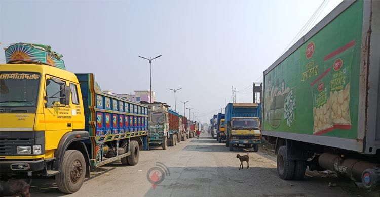 পণ্য আটকা পড়লে ডেমারেজ গুনতেই চলে যায় কয়েক চালানের লাভ