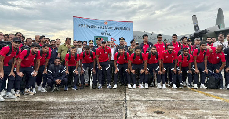 নেপাল থেকে বিশেষ বিমানে দেশে ফিরলেন ফুটবলাররা