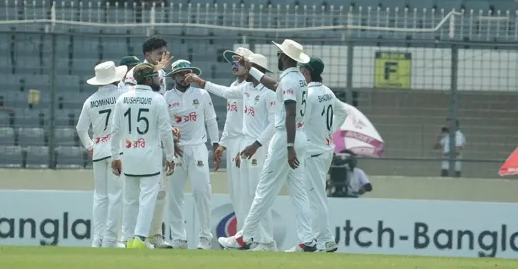 রান তাড়ার শুরুতেই পাকিস্তানের ১ উইকেট তুলে নিয়ে লাঞ্চে বাংলাদেশ