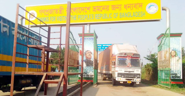 ৮ ঘণ্টা পর স্বাভাবিক হলো বেনাপোল-পেট্রাপোলের বাণিজ্য