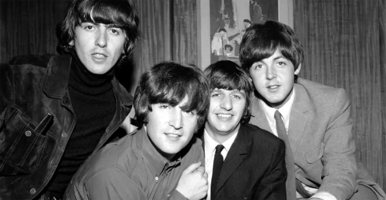 ভাঙনের ৫৫ বছর পরও যেভাবে গ্র্যামি জিতল দ্য বিটলস ব্যান্ড
