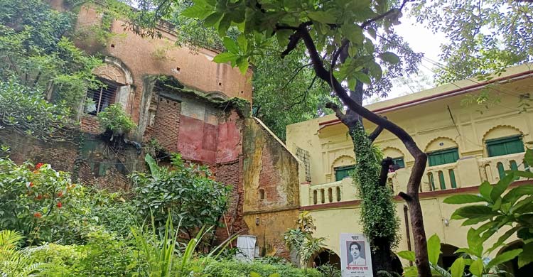 বাঙালি খাবারের খোঁজে পুরান ঢাকার বিউটি বোর্ডিংয়ে