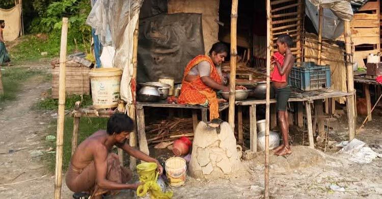 মৌলিক সুবিধাও জোটে না বেদেপল্লির ৩০০ বাসিন্দার ভাগ্যে