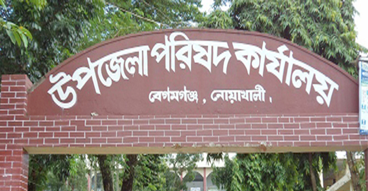 মোবাইলফোন নিয়ে পরীক্ষার হলে, শিক্ষকসহ ৬ জনকে অব্যাহতি