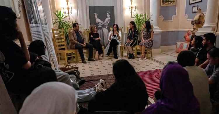 গোপনে ‘বেলি ড্যান্স’ শিখছেন সৌদি নারীরা: এএফপির প্রতিবেদন