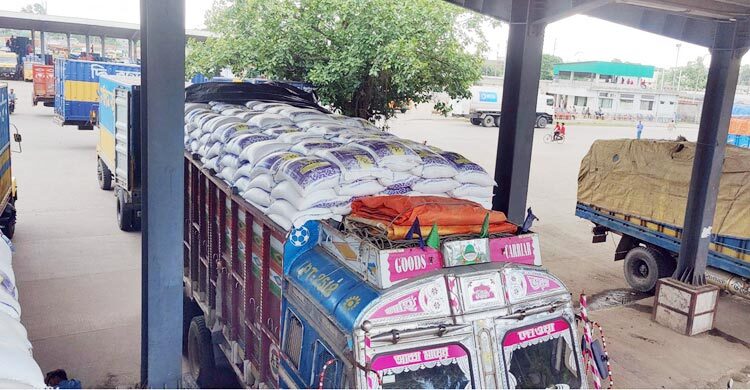 তিন মাসে বেনাপোল দিয়ে ভারত থেকে এলো সাড়ে ১৩ হাজার মেট্রিক টন চাল