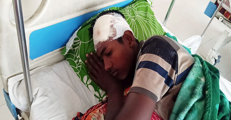 সালিশে ক্ষমা চাইতে বলায় হামলা, জামায়াত নেতাসহ ১০ জনকে কুপিয়ে জখম